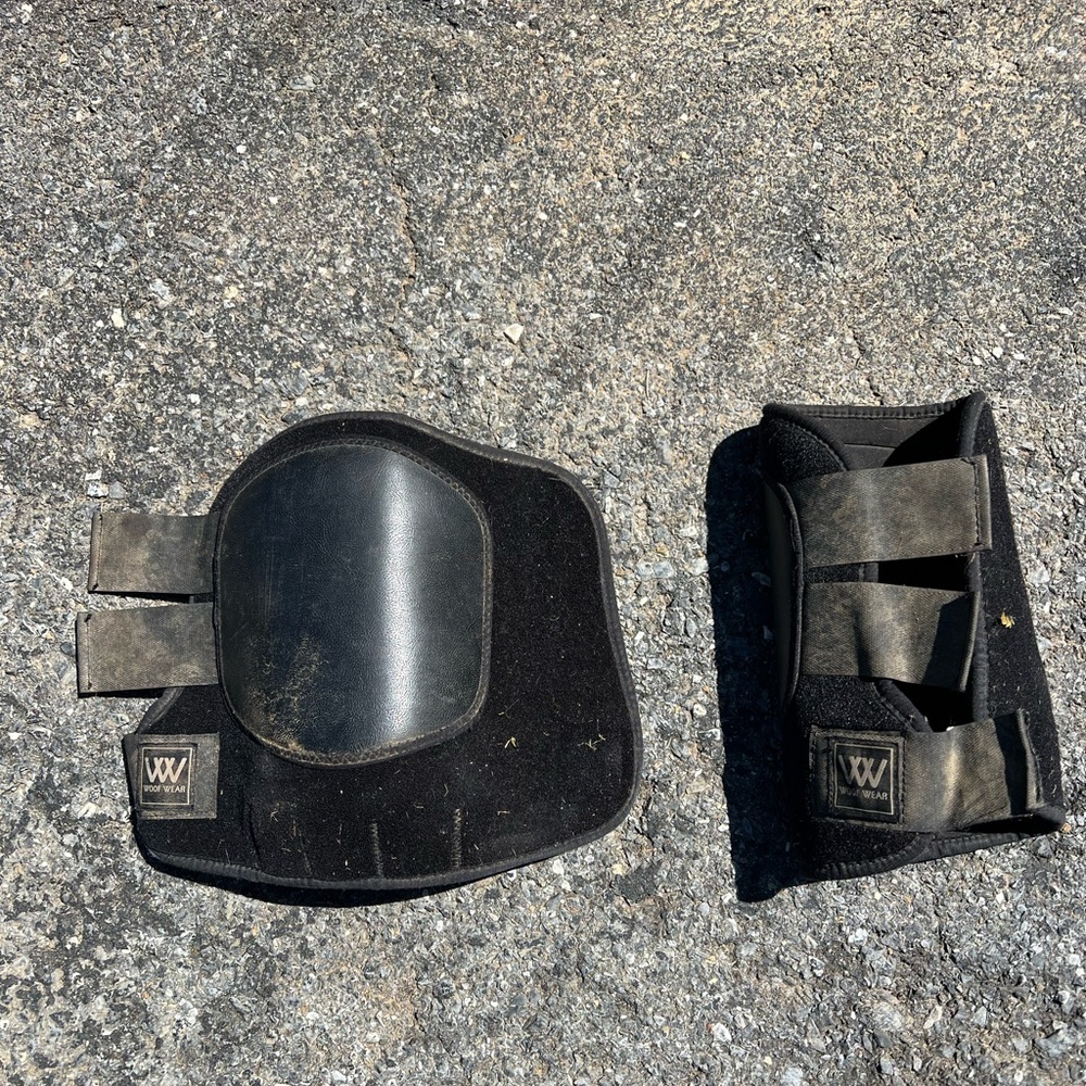 Woof wear sport wrap boots large pair